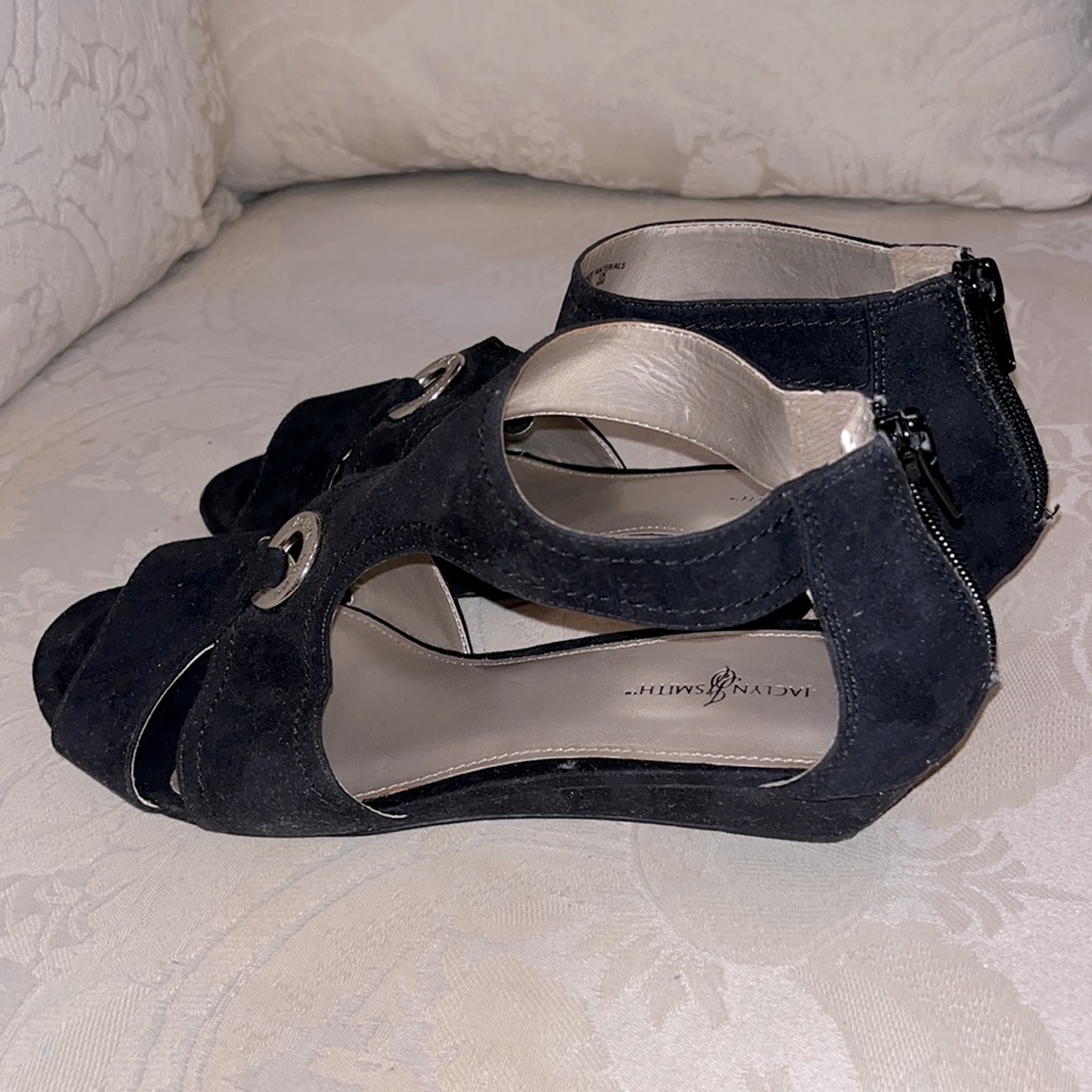 Jaclyn Smith Black Wedges